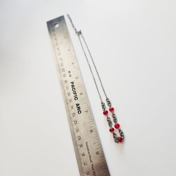 Gothic red and silver choker necklace with a small silver chain - Picture 5 of 6